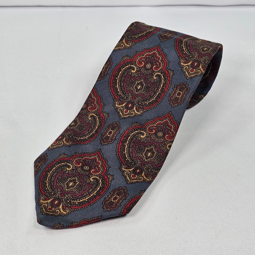 Vintage Burberrys of London Paisley Silk Tie Men Classic Blue Red Luxury 54"×3.5